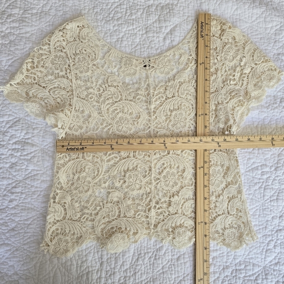ISSI Cream Cotton Lace Crochet Slip Over Boho Top - Picture 5 of 6